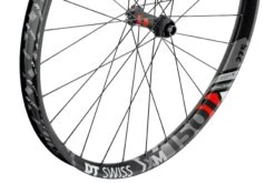 Ruedas 27,5 DT SWISS XM1501 SPLINE 30 MM -Tienda De Bicicletas DT Swiss Spline ONE mountain bike wheels XM 1501 27 5 40mm Boost detail 02 scaled 1