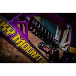 Vuelve MARZOCCHI De La Mano De FOX Con La BOMBER Z1 Para Recuperar Su Trono !!! -Tienda De Bicicletas OKOKimage 2019 Marzocchi Bomber CR coil rear shock action 1 1